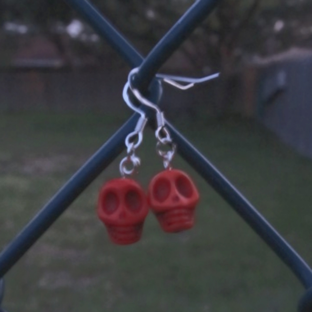 Red Dangle Skull earrings